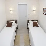 Deluxe Mkc Apartment