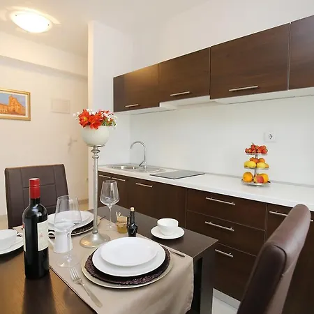Deluxe Mkc Apartment